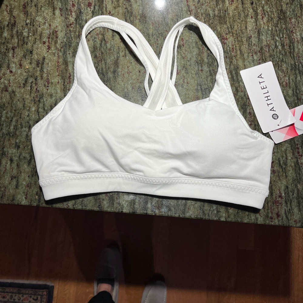 New with tags, Athleta Transcendence bra. White size M